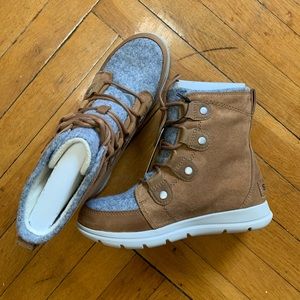 Sorel Explorer Joan boots NWT